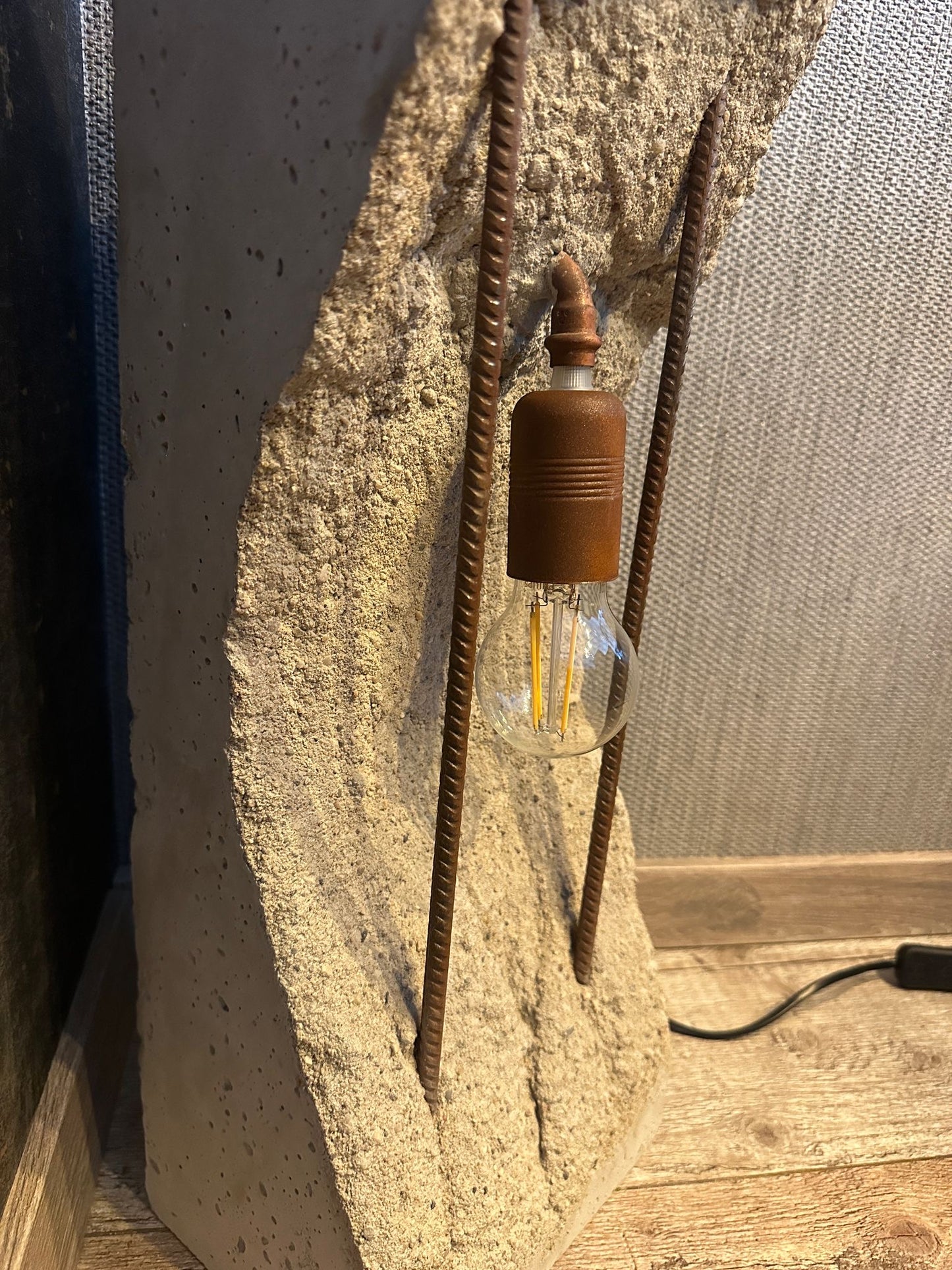 Industrial-Design Betonlampe